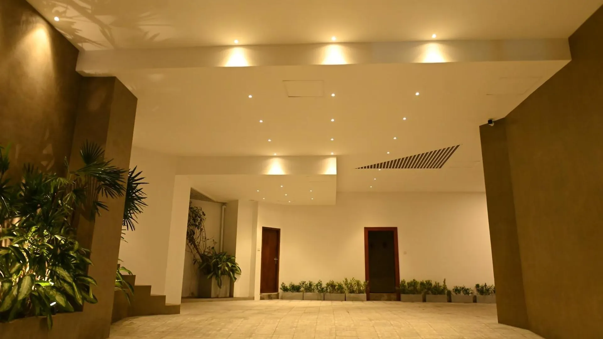 Marine Suites Colombo 0*,
