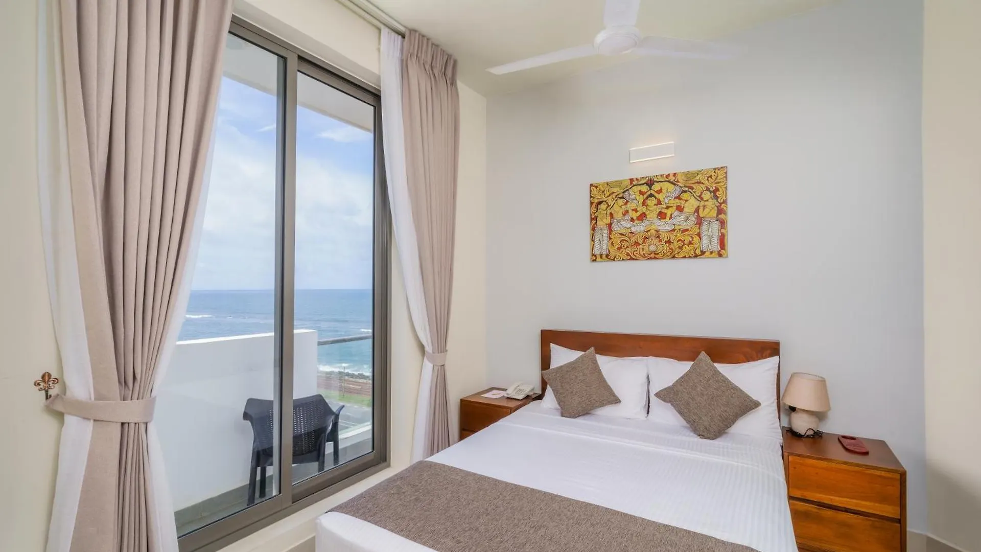 Marine Suites Colombo Apartman